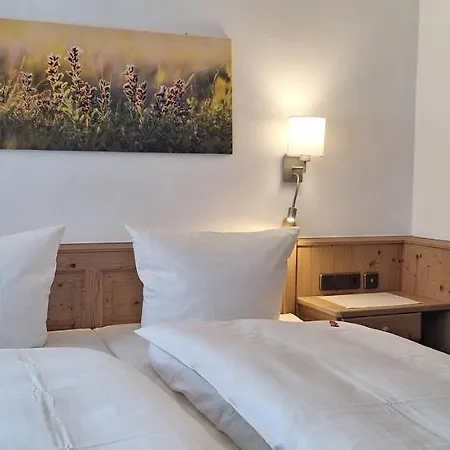 Gnacke Apartment *
